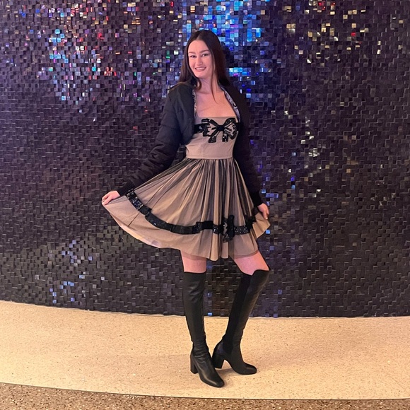 💋👯‍♀️🪄✨🌙Hey Guys! I’m SaraH 💃🏻🥂🙏🏼🇺🇸❤️‍🔥🙌🏽 - Picture 15 of 17